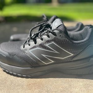 Men’s new balance work tennis shoes size 10. Worn once, like new